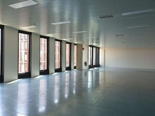 Oficina en alquiler en calle Del Treball, Barcelona, de 1.198 m² por 17.964
