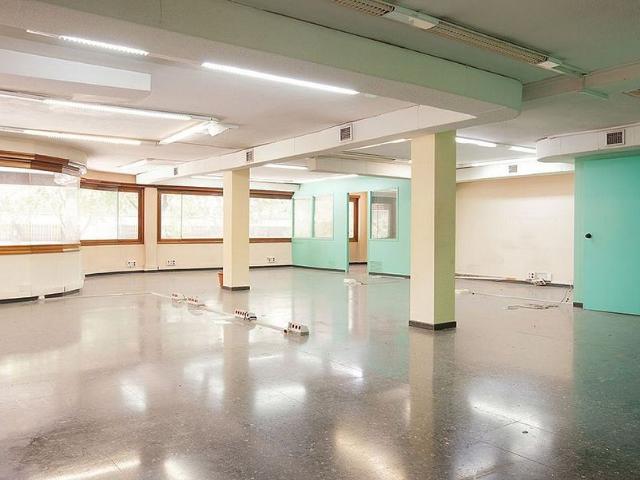 Oficina en alquiler en calle Del Comte Borrell, Barcelona, de 527 m² por 3.991
