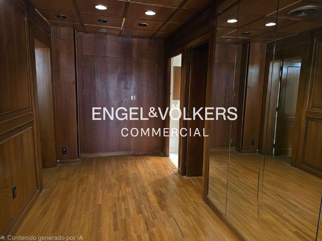 Oficina en alquiler en calle Del Comte de Salvatierra, Barcelona, de 71 m² por 1.455