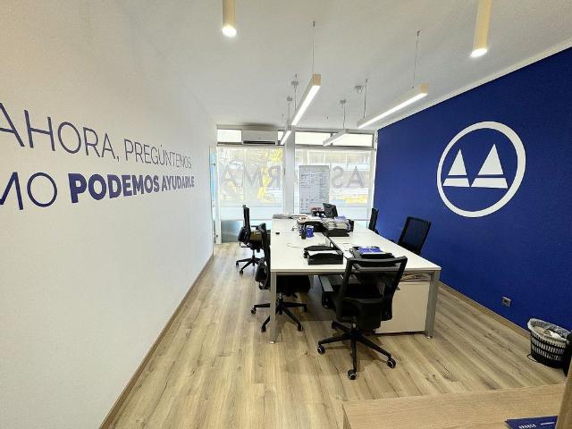 Oficina en alquiler en calle Del Comte D'urgell, Barcelona, de 65 m² por 850