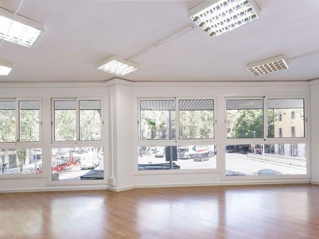 Oficina en alquiler en calle Del Comte D'urgell, Barcelona, de 98 m² por 1.295
