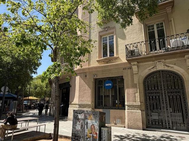 Oficina en alquiler en calle Del Consell de Cent, Barcelona, de 330 m² por 11.500