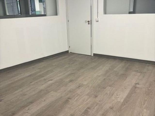 Oficina en alquiler en calle Del Doctor Pi i Molist, Barcelona, de 18 m² por 450