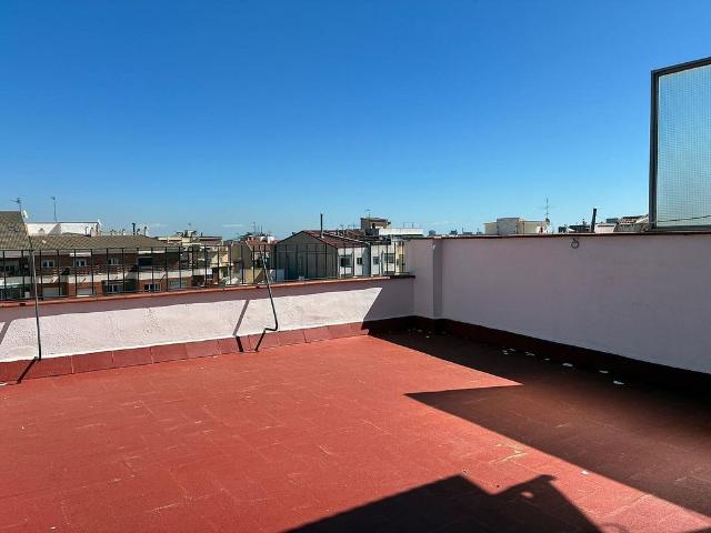 Oficina en alquiler en calle Del Dos de Maig, Barcelona, de 27 m² por 1.028