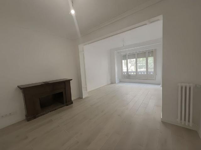 Oficina en alquiler en calle Del Mestre Nicolau, Barcelona, de 95 m² por 2.000