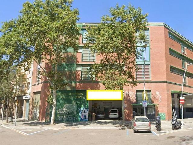 Oficina en alquiler en calle Dels Almogàvers, Barcelona, de 250 m² por 4.200