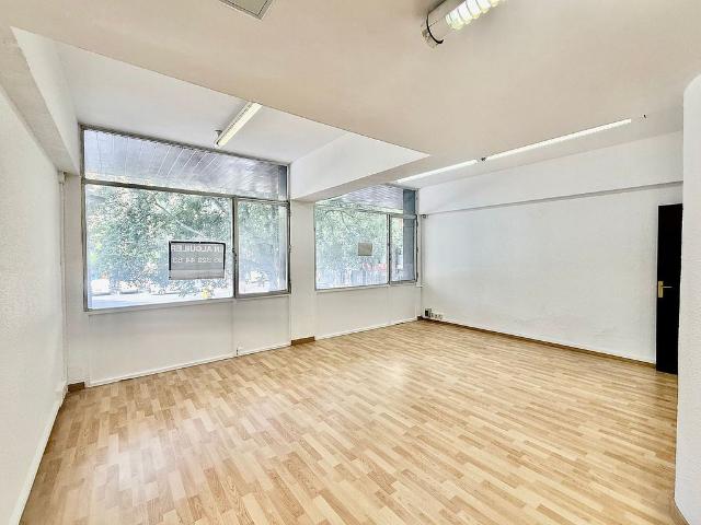 Oficina en alquiler en calle D'entença, Barcelona, de 66 m² por 800