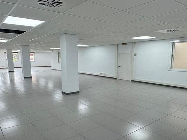 Oficina en alquiler en calle D'entença, Barcelona, de 211 m² por 2.743