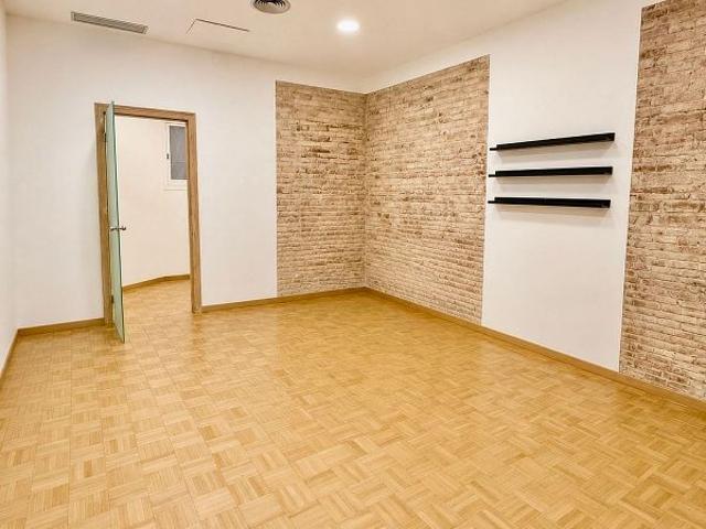 Oficina en alquiler en calle Gran Via de Les Corts Catalanes, Barcelona, de 107 m² por 1.450