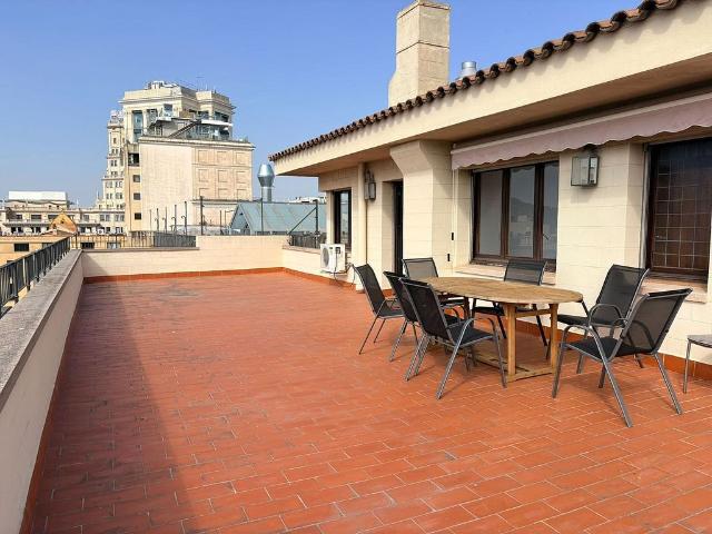 Oficina en alquiler en calle Gran Via de Les Corts Catalanes, Barcelona, de 225 m² por 4.000