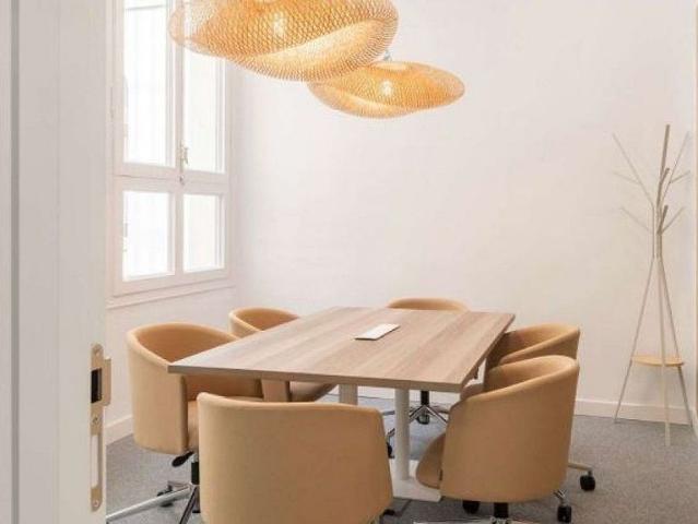 Oficina en alquiler en calle Gran Via de Les Corts Catalanes, Barcelona, de 22 m² por 3.200
