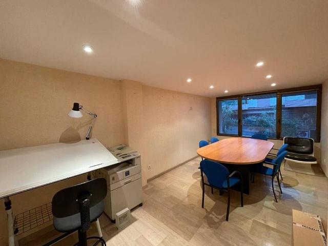 Oficina en alquiler en calle Príncep de Viana, Lleida, de 45 m² por 300