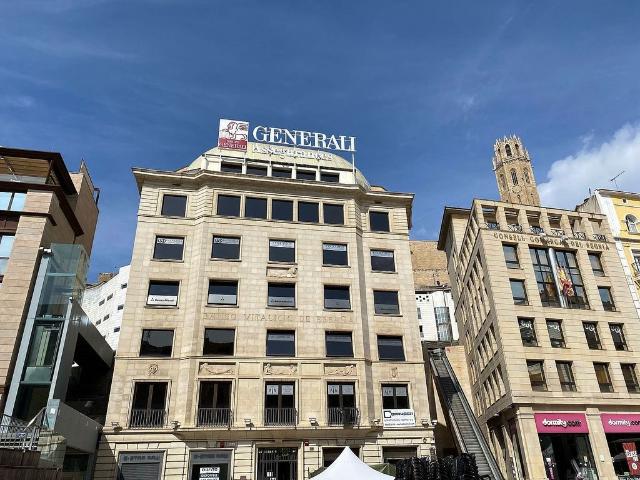 Oficina en alquiler en calle Sant Joan, Lleida, de 54 m² por 450