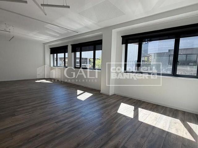 Oficina en alquiler en calle Sant Salvador, Andorra la Vella, de 100 m² por 2.600