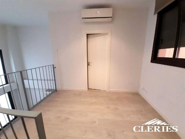 Oficina en alquiler en calle Santa Marta, Barcelona, de 24 m² por 570
