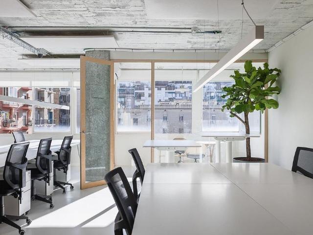 Oficina en alquiler en calle Sardenya, Barcelona, de 120 m² por 4.900