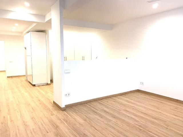 Oficina en alquiler en calle Sepulveda, Barcelona, de 57 m² por 1.250