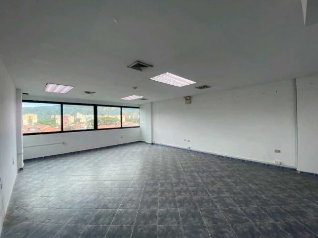 Oficina en alquiler en CC paseo la granja Naguanagua HV 10133520