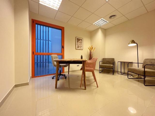 Oficina en Alquiler en Centre Vila