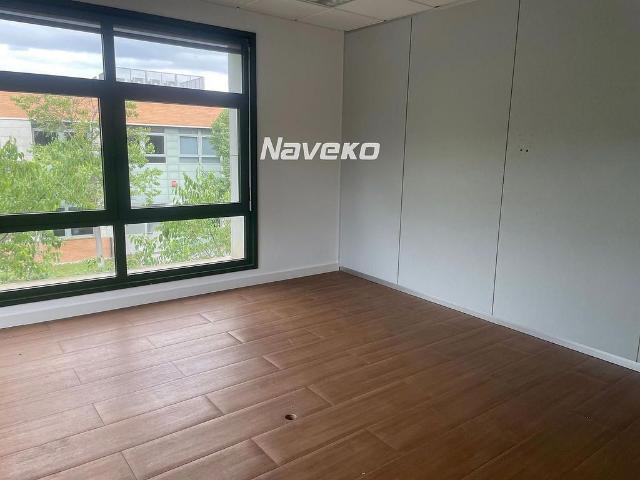 Oficina en alquiler en Cerdanyola del Vallès, de 165 m² por 1.897