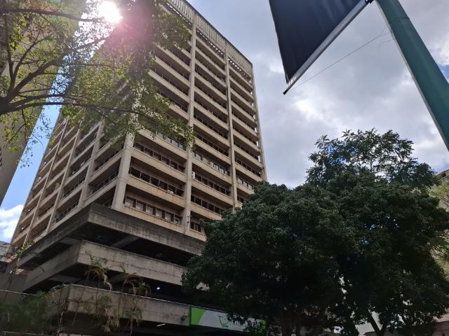 Oficina en alquiler en Chacao Centro Plaza 3C 1B 1R Mb 035