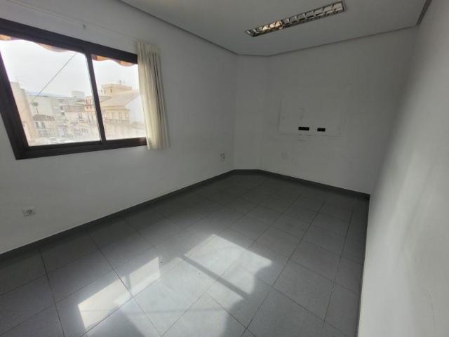 Oficina en alquiler en Coín