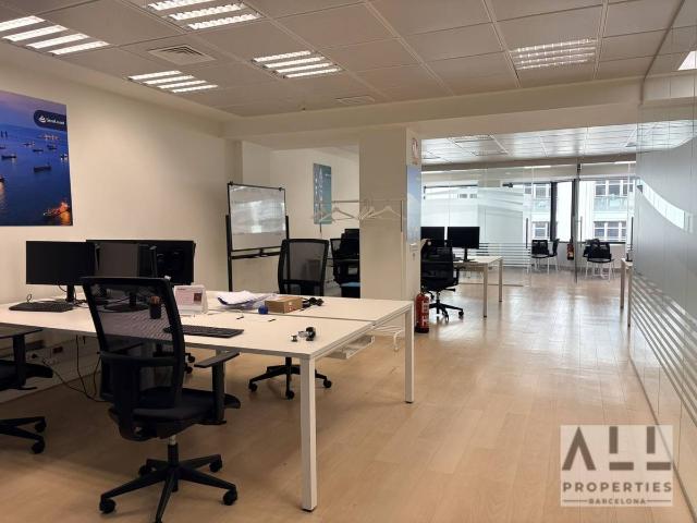Oficina en Alquiler en Dreta de l'Eixample