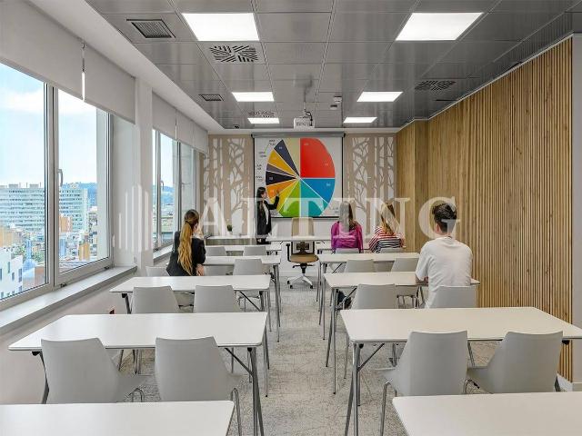 Oficina en Alquiler en Dreta de l'Eixample