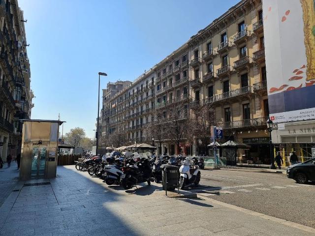 Oficina en Alquiler en Dreta de l'Eixample