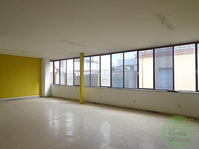 Oficina en alquiler en Igualada, de 123 m² por 450
