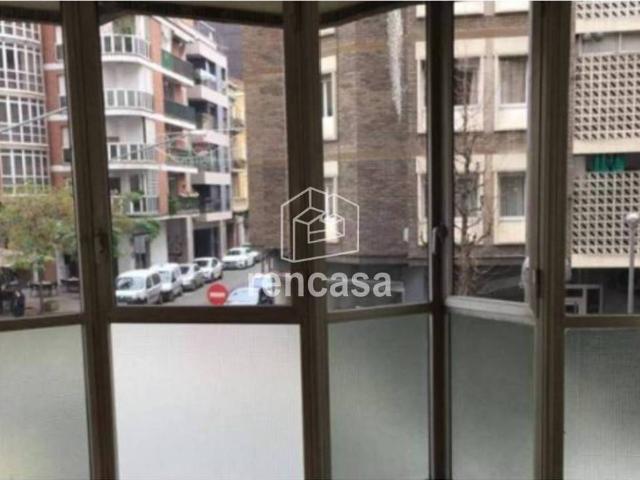 Oficina en Alquiler en Instituts Universitat