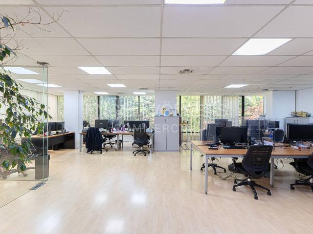 Oficina en Alquiler en La Maternitat i Sant Ramon
