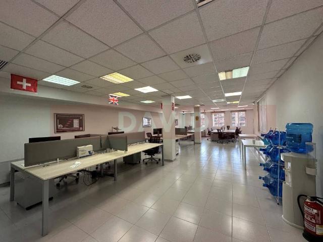 Oficina en Alquiler en La Nova Esquerra de l'Eixample