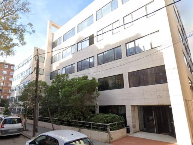 Oficina en Alquiler en Les Tres Torres