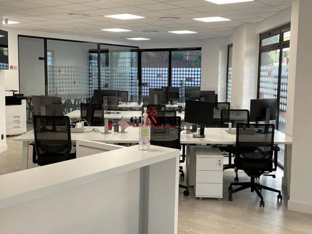 Oficina en Alquiler en Les Tres Torres
