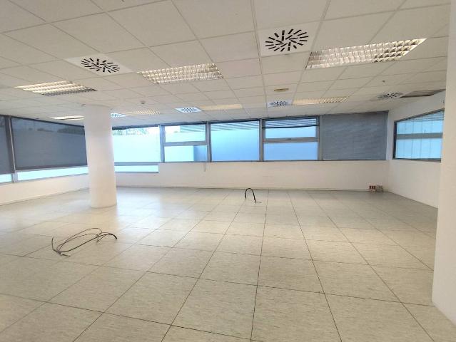 Oficina en Alquiler en Les Planes