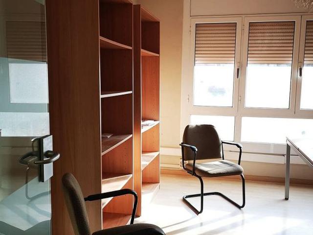 Oficina en alquiler en pasaje De Forasté, Barcelona, de 70 m² por 900