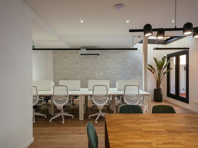 Oficina en alquiler en pasaje De Simó, Barcelona, de 121 m² por 4.000