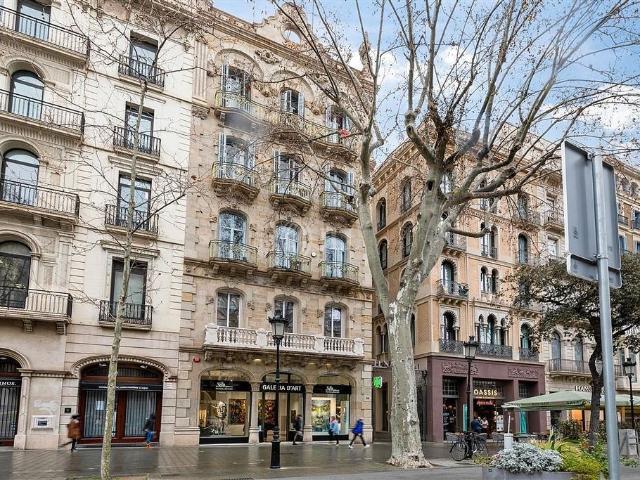 Oficina en alquiler en paseo De Gràcia, Barcelona, de 163 m² por 3.434