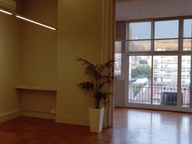 Oficina en alquiler en paseo De Gràcia, Barcelona, de 182 m² por 3.423