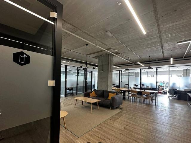 Oficina en alquiler en paseo De Joan de Borbó, Barcelona, de 120 m² por 8.969