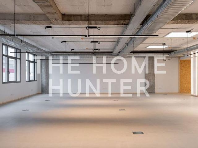 Oficina en alquiler en paseo De la Zona Franca, Barcelona, de 245 m² por 5.813