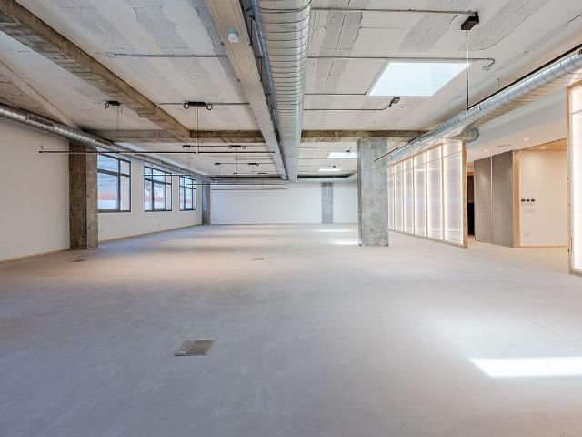 Oficina en alquiler en paseo De la Zona Franca, Barcelona, de 341 m² por 4.775