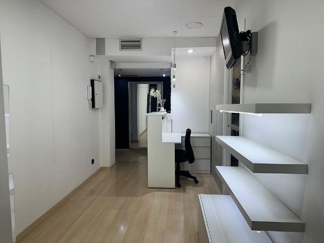 Oficina en alquiler en paseo De Pere III, Manresa, de 45 m² por 450