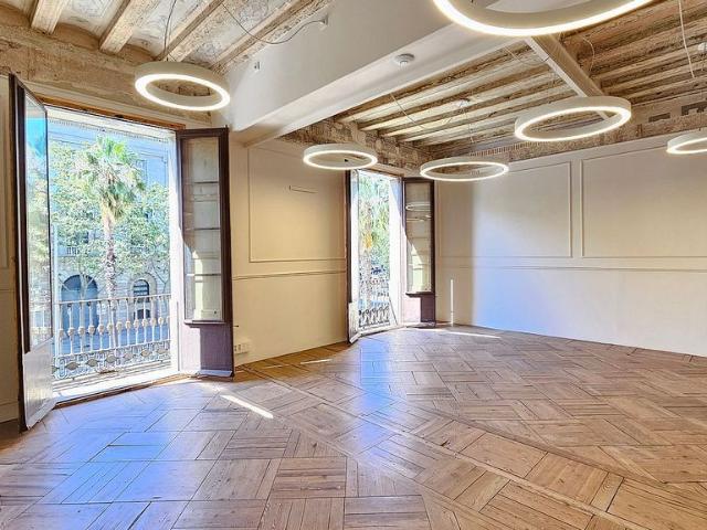 Oficina en alquiler en paseo D'isabel II, Barcelona, de 136 m² por 3.500