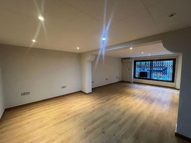 Oficina en alquiler en plaza D'urquinaona, Barcelona, de 80 m² por 850