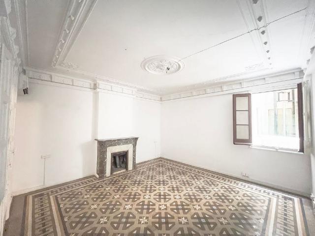 Oficina en alquiler en plaza D'urquinaona, Barcelona, de 250 m² por 2.800