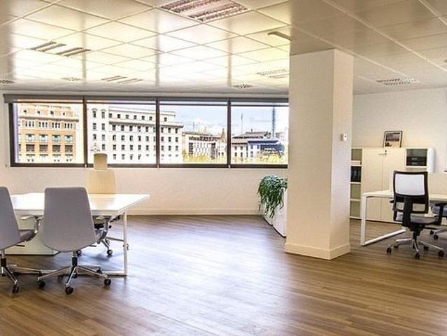 Oficina en alquiler en plaza De Catalunya, Barcelona, de 1.570 m² por 39.250