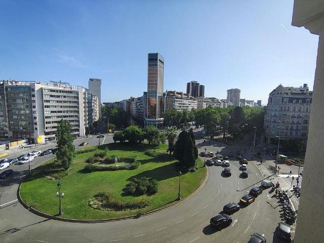 Oficina en alquiler en plaza De Francesc Macià, Barcelona, de 104 m² por 2.150