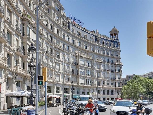 Oficina en alquiler en plaza De Francesc Macià, Barcelona, de 320 m² por 5.760